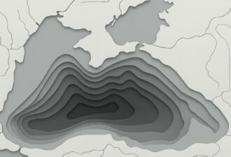 Монохромна топографічна карта Чорного моря з глибинними рівнями, виконана в сучасному сірому стилі.